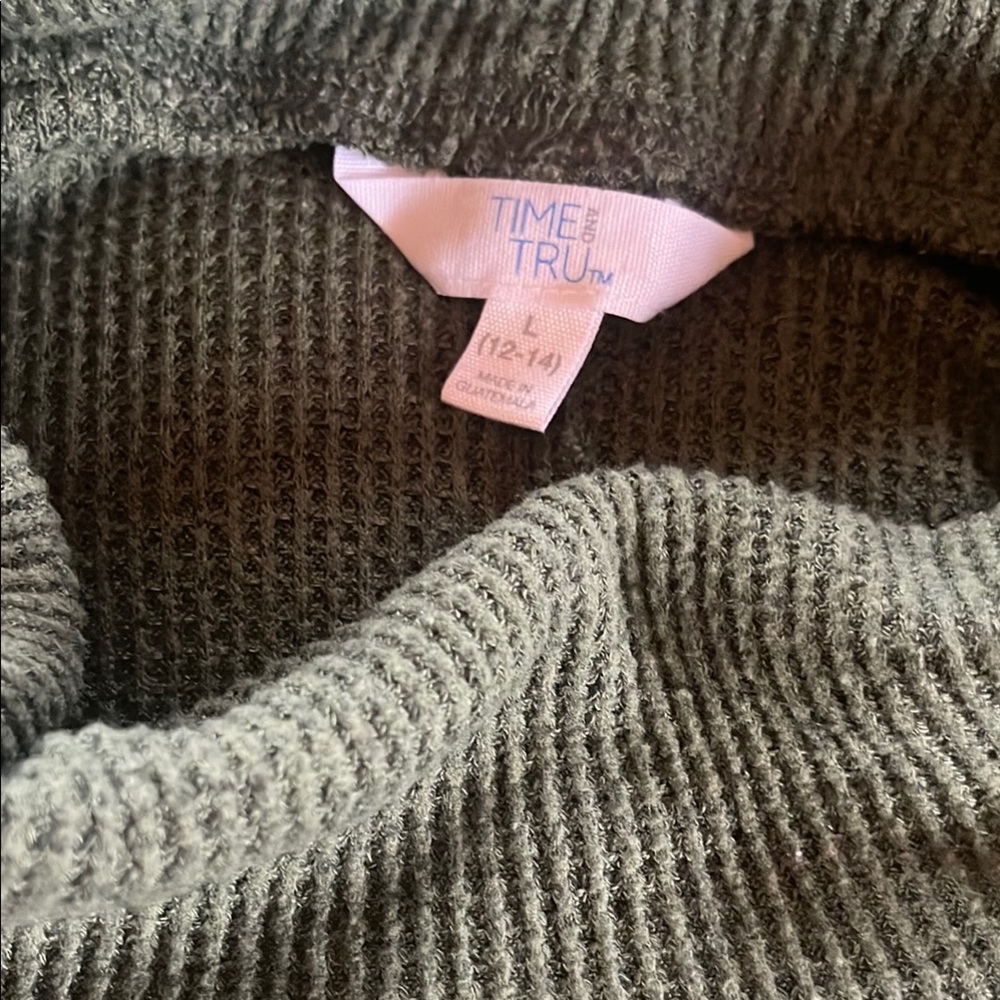 Time and Tru Women's Green Sweater